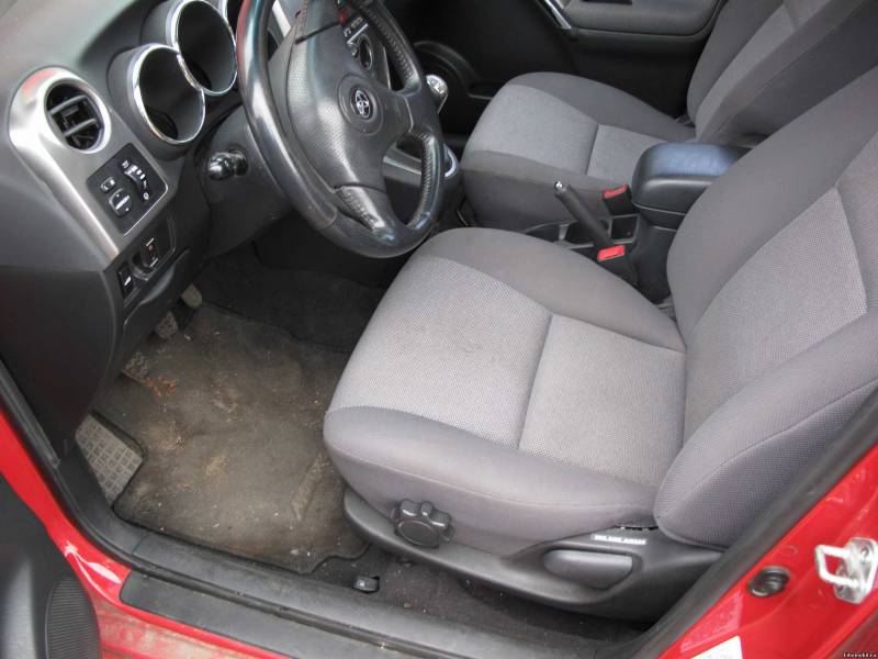 Грязный салон в прокатном автомобиле прокат автомобиля, салон